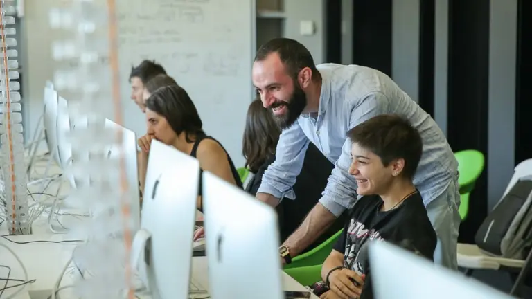 La Ciudad de Buenos Aires busca expertos en distintos softwares para dar cursos