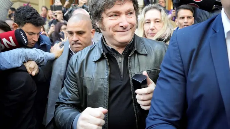 Dura respuesta de Javier Milei a Mauricio Macri por el video falso creado con IA: "Está hecho un llorón"