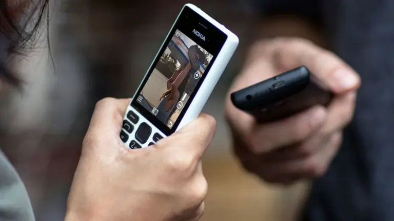 Celulares ultra baratos: 5 modelos con pantalla chica por menos de 100.000 pesos