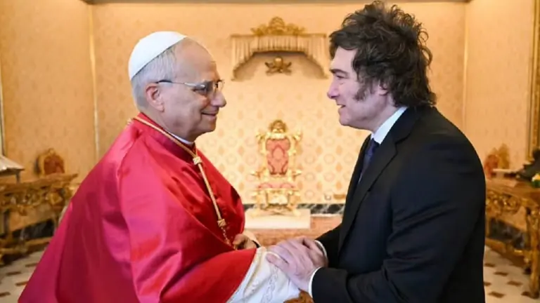 Milei se reunió por primera vez con León XIV y el Papa confirmó su visita a la Argentina
