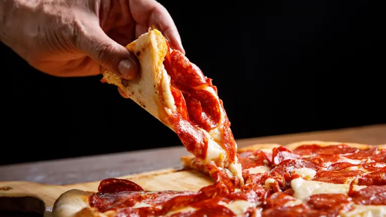 Importante cadena de pizzerías de fama mundial prepara su desembarco en Argentina