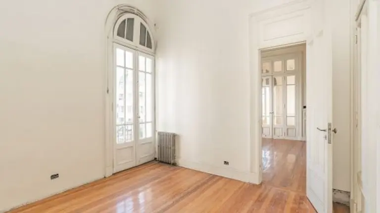 Cómo es el departamento donde Cristina Kirchner