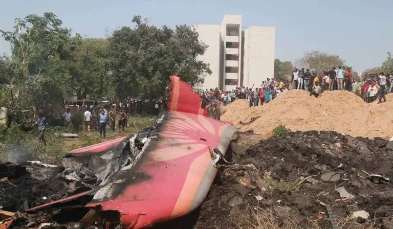 Qué pasó en el aire: India lanza una investigación oficial tras encontrar la caja negra