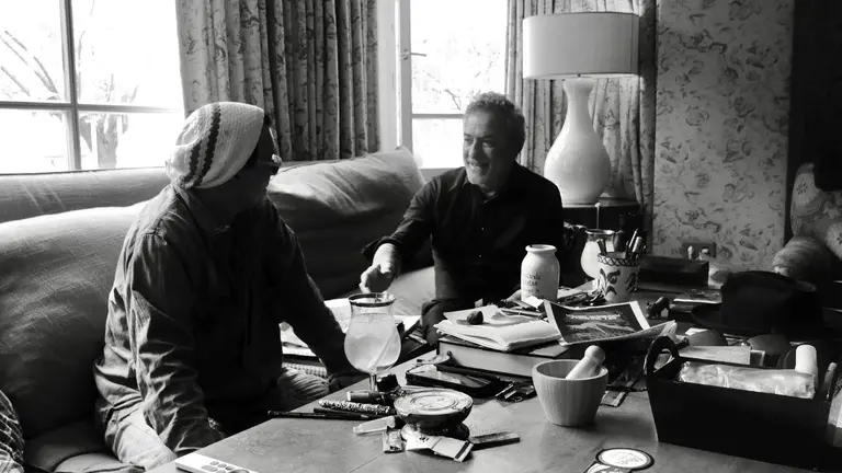 Corcho Rodríguez y Johnny Depp recorrieron el Museo Reina Sofía en Madrid y posaron frente al emblemático Guernica