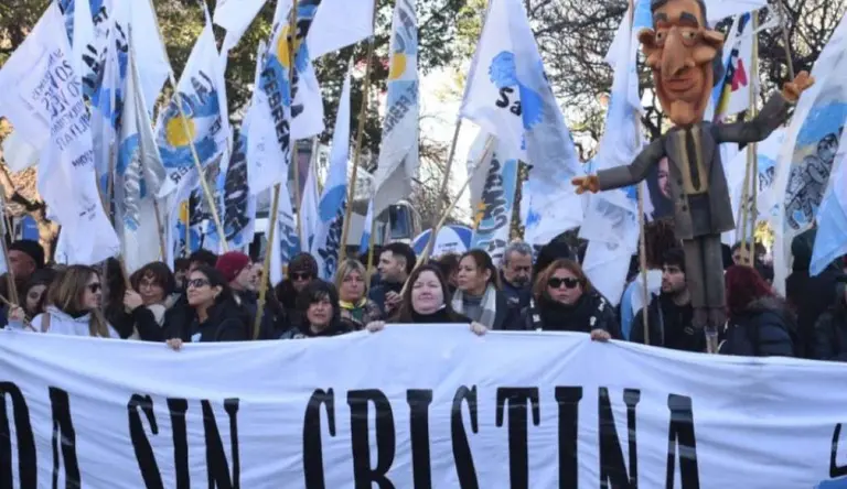 Marcha por Cristina Kirchner: el Gobierno explicó por qué no aplica el protocolo antipiquetes