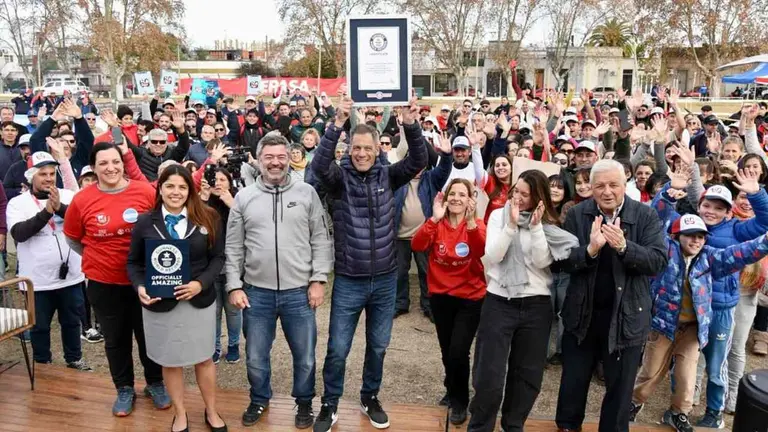 El increíble récord Guinness que consiguió una ciudad argentina con fines solidarios