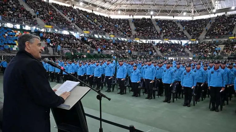 Salen a la calle 900 nuevos policías para reforzar la seguridad en la Ciudad