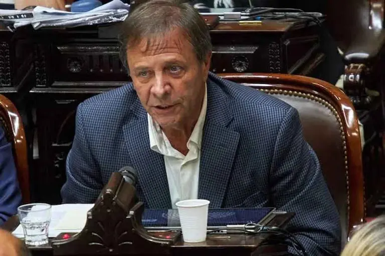 Zago aseguró que recursos para el Garrahan están en las "jubilaciones de privilegio"
