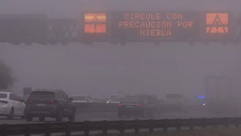 Manejar con niebla: consejos para subirse al auto cuando hay poca visibilidad