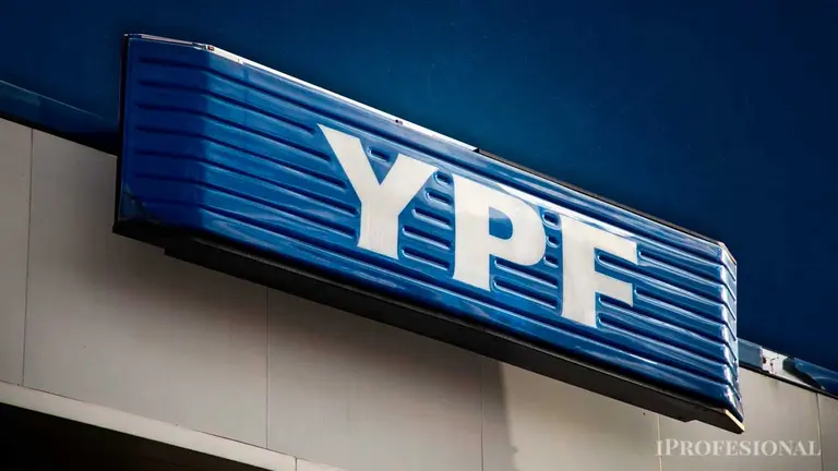 Cargar nafta en YPF va a ser todavía más barato en agosto si lo hacés en este horario