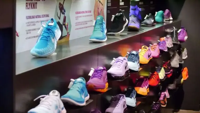 Zapatillas nacionales, un 80% más baratas que las grandes marcas como Nike y Adidas