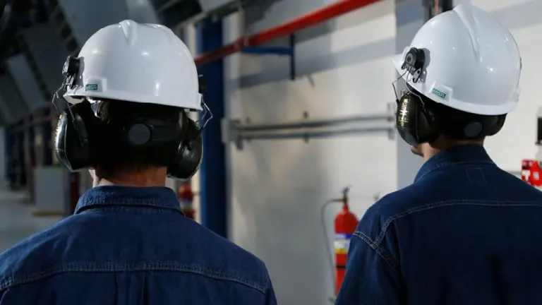 Industrias J.F. Secco explicó los motivos del cierre de un área operativa y alertó por toma ilegal de una central