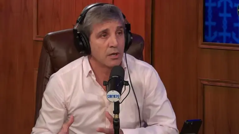 Caputo atribuyó la suba del dólar al "riesgo kuka", aunque aseguró: "No es nada que nos preocupe"