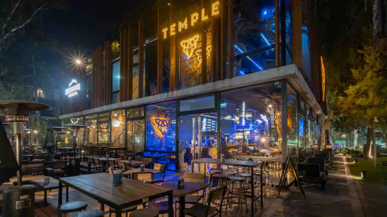 ¿Cuánta planta hay que invertir para tener una franquicia Temple Bar?