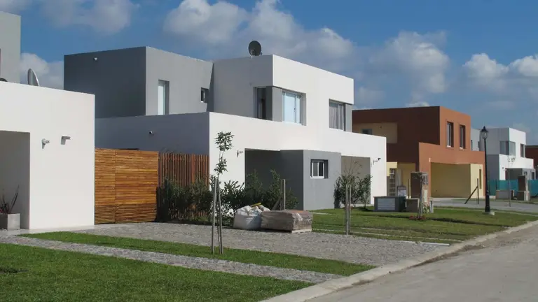 Sin expensas ni costos de mantenimiento premium, los barrios abiertos tientan a la clase media