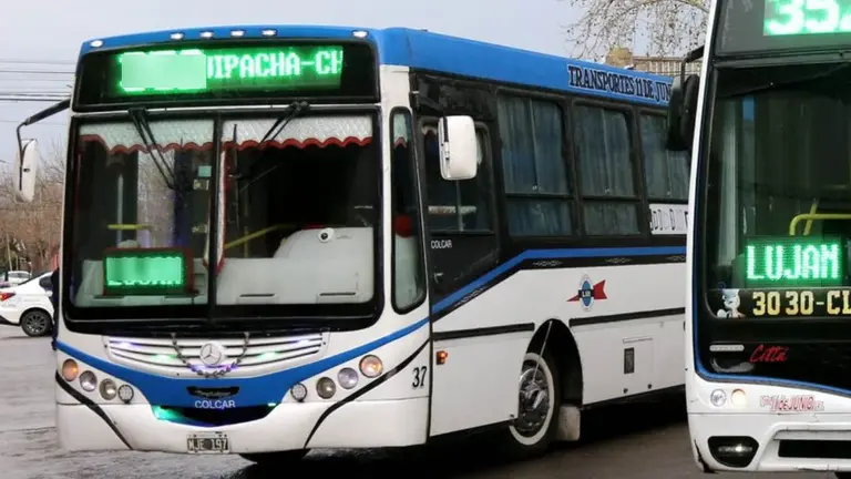 Volvió a funcionar un colectivo que une cuatro municipios de Buenos Aires