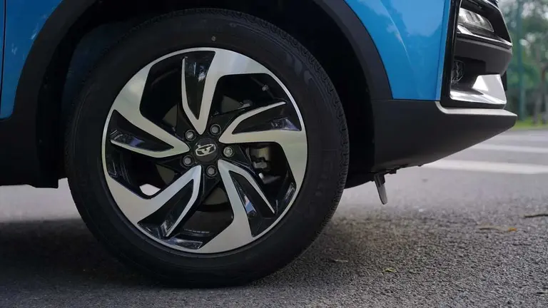 Solo un SUV chino baja de precio y sale hasta $20 millones menos que los rivales