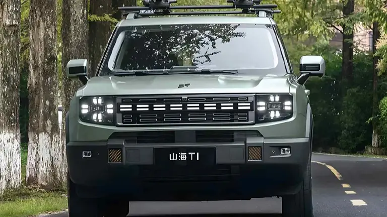 Cómo es y cuánto sale el nuevo SUV chino que compite con Ford Bronco y el Jeep Compass