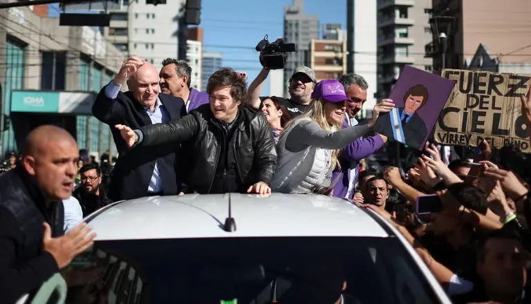 Caravana Javier Milei Lomas de Zamora