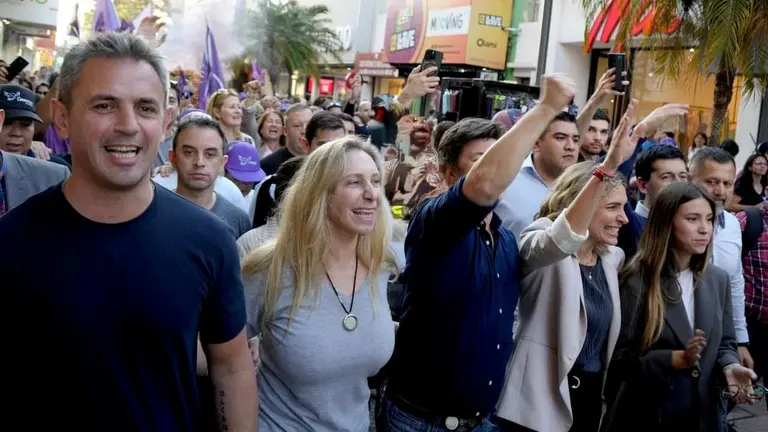 VIDEO | Incidentes en una caravana de Martín Menem y Karina Milei en Corrientes: hay dos detenidos