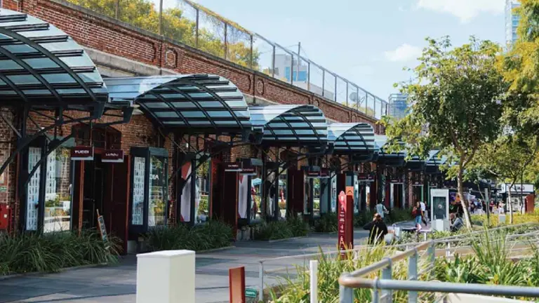 Llegó mega outlet de ropa importada barata por tiempo limitado: dónde queda y hasta cuándo está abierto