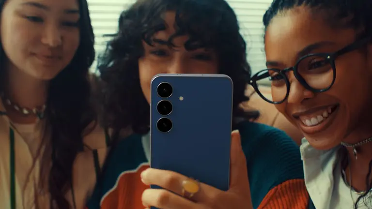 Samsung tiene una función que bloquea tu celular si detecta que te lo están robando