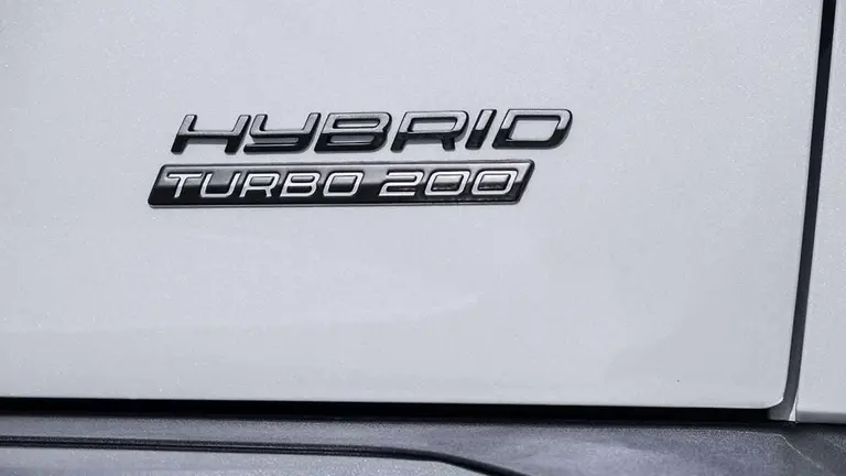 Esta automotriz es la primera en fabricar autos electrificados en Argentina: qué modelos producirá