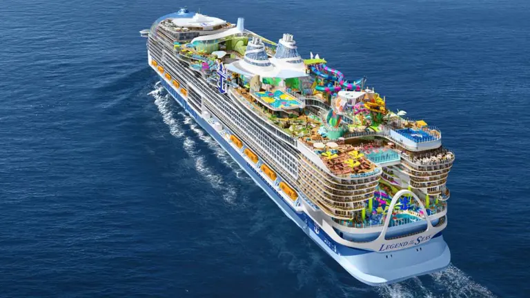 El crucero más grande del mundo ya está en el agua: saldrá al mercado en 2026