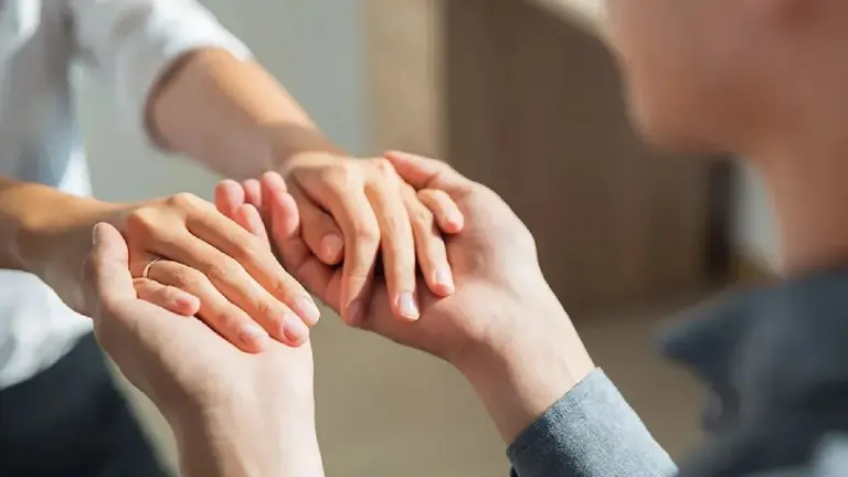 Avanza el proyecto de ley para regular la profesión de los acompañantes terapéuticos