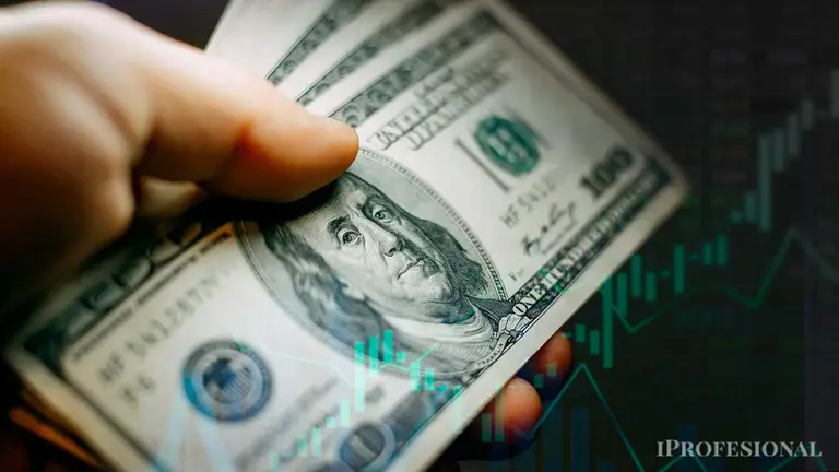 Dolarización a full: la City monitorea qué hacen ahorristas con los billetes que compran en bancos