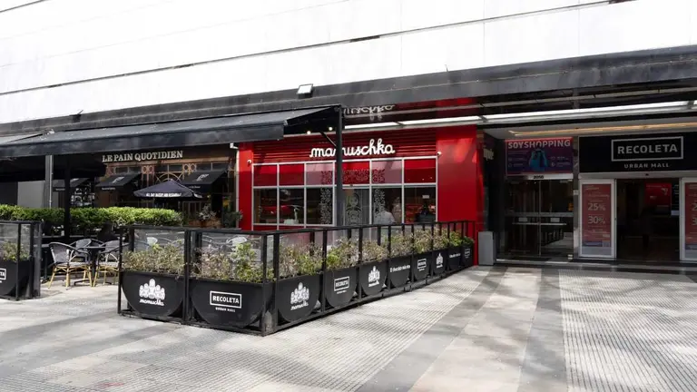 Bowling, bar deportivo y cines: el plan para cambiarle la cara a un reconocido shopping de CABA