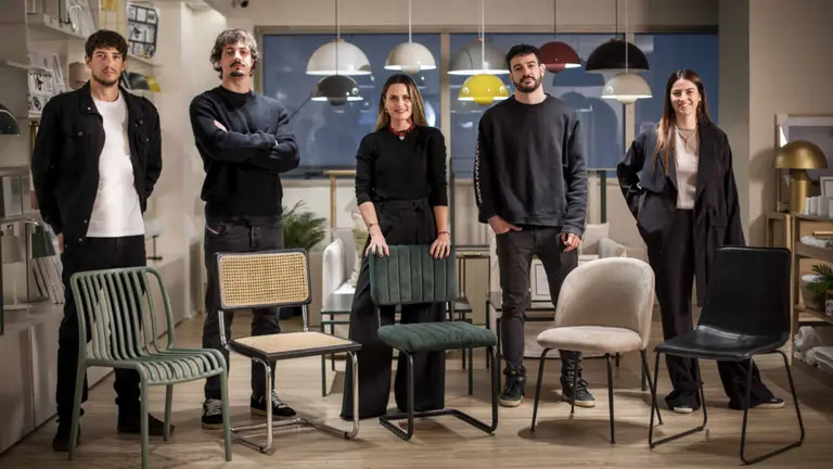 ¿Quién dijo que emprender con la familia es imposible? Ellos son primos y facturan millones vendiendo muebles y objetos deco