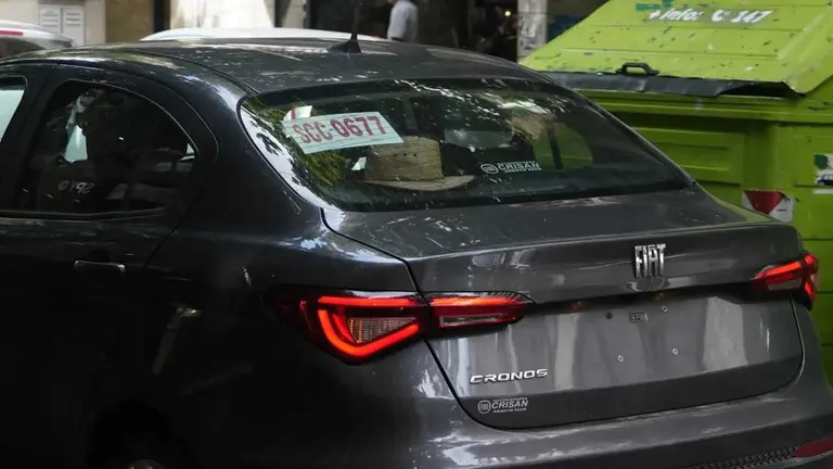 Todavía faltan patentes y hay más de 600.000 autos indocumentados