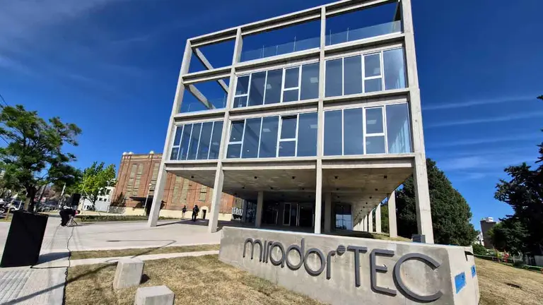 Esta provincia abre edificio inteligente para crecer en la economía del conocimiento