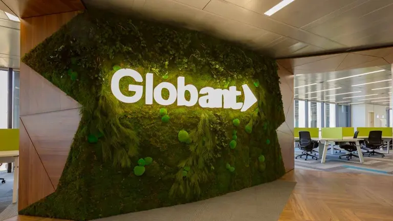 Globant anunció una recompra de sus acciones por u$s125 millones, tras desplomarse en Wall Street