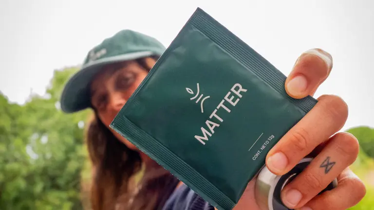 Un sobrecito al día y $80 millones al mes la fórmula de una startup que conquista con un batido verde hiper nutritivo