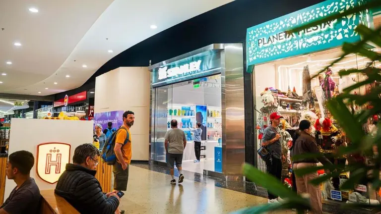 Stanley se agranda en Unicenter: inauguró una nueva tienda con la colección de Messi como protagonista