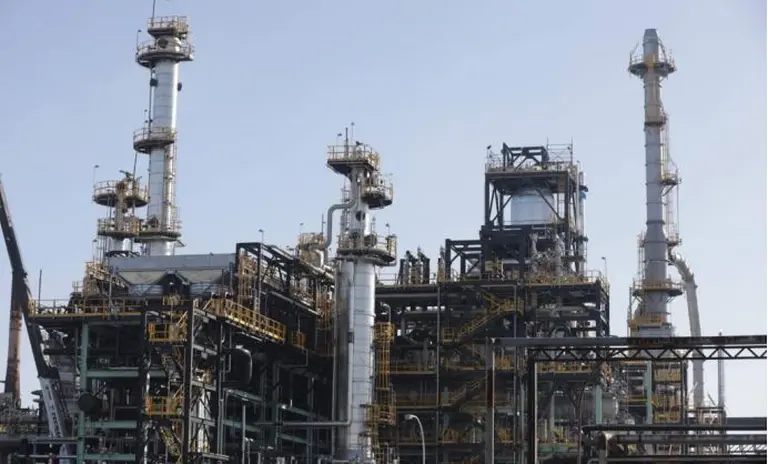 Vaca Muerta cambia las reglas del negocio petrolero: Axion Energy rediseña su refinería