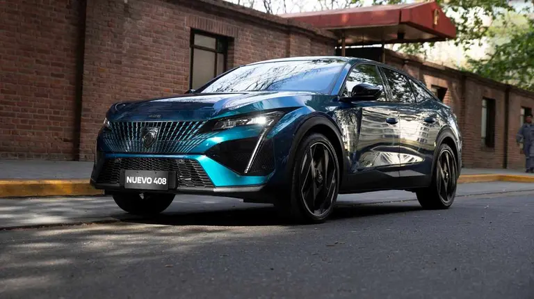 Peugeot retoma la serie de modelos icónicos: cómo es y cuánto sale el 408
