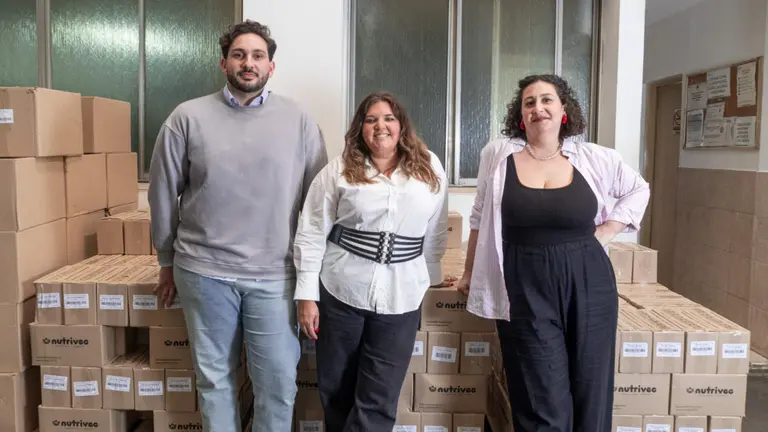 Tres emprendedores sub 40 crearon una marca de snacks saludables y facturan $50 millones al mes