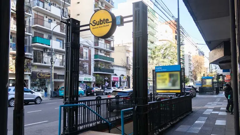 Nuevas escaleras mecánicas y ascensores: en qué estaciones se invertirá en el Subte