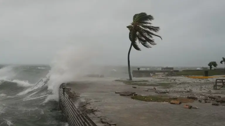 "La tormenta del siglo": con vientos de 300 kilómetros por hora, el huracán Melissa causó destrozos en Jamaica