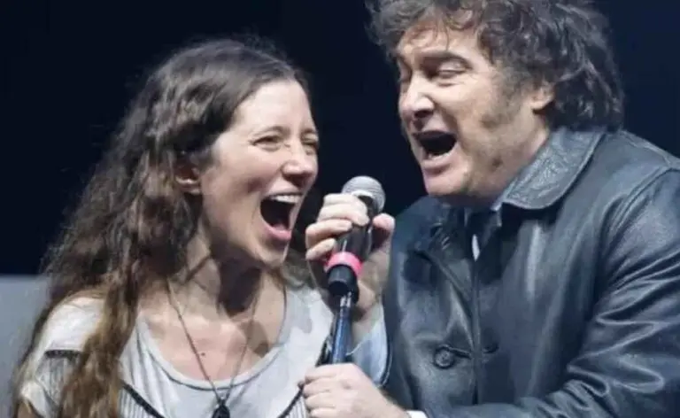 Del aula y el escenario al Congreso: quién es Ana Tamagno, la profesora que cantó con Milei y sucederá a Santilli