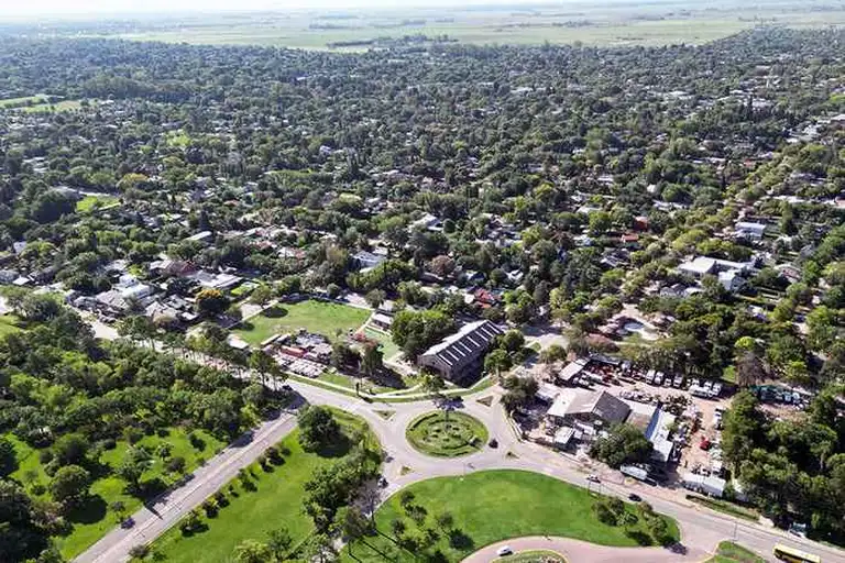 ¿Funes o Rosario? Qué destino elegir para hacer una escapada a Santa Fe en 2025