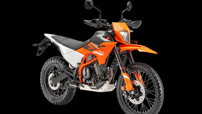 KTM presentó la nueva línea de motos 390: precios y detalles de las 3 versiones