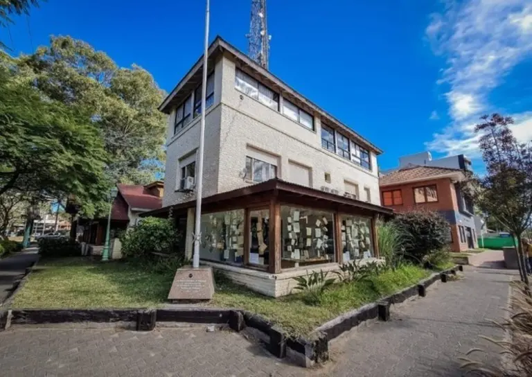 VIDEO | Escándalo en Pinamar: filman a una funcionaria municipal con dinero estatal y la apartan del cargo