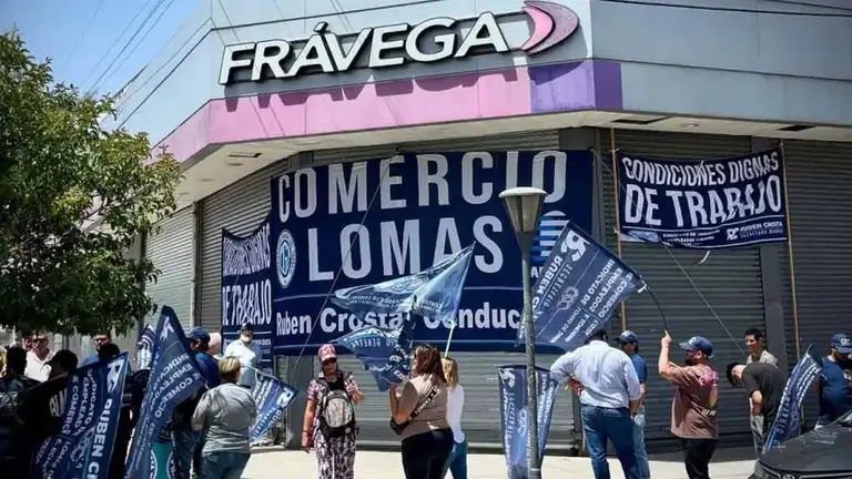 Frávega, en crisis: cierra más locales y es una de las empresas más denunciadas de Argentina