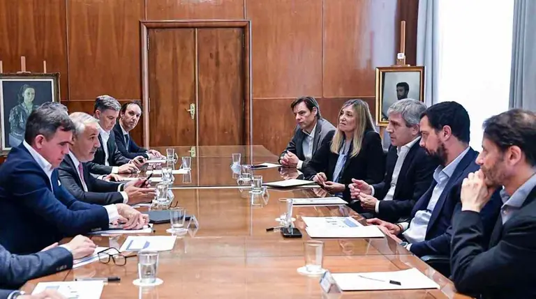 Caputo se reunió con automotrices: los tres temas pendientes que preocupan al sector