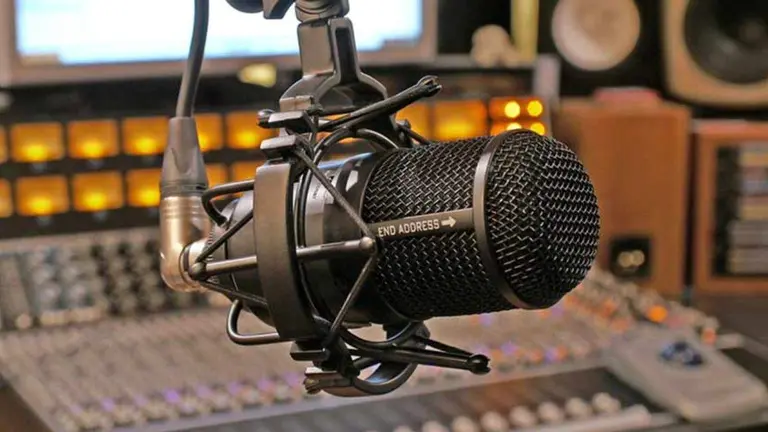 Quebró una importante e histórica radio argentina: su dueño no podrá salir del país