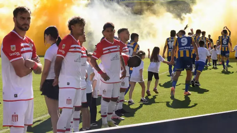 Another controversy from the AFC: a heavy penalty on Veron and the Estudiantes players across the corridor leading to Central